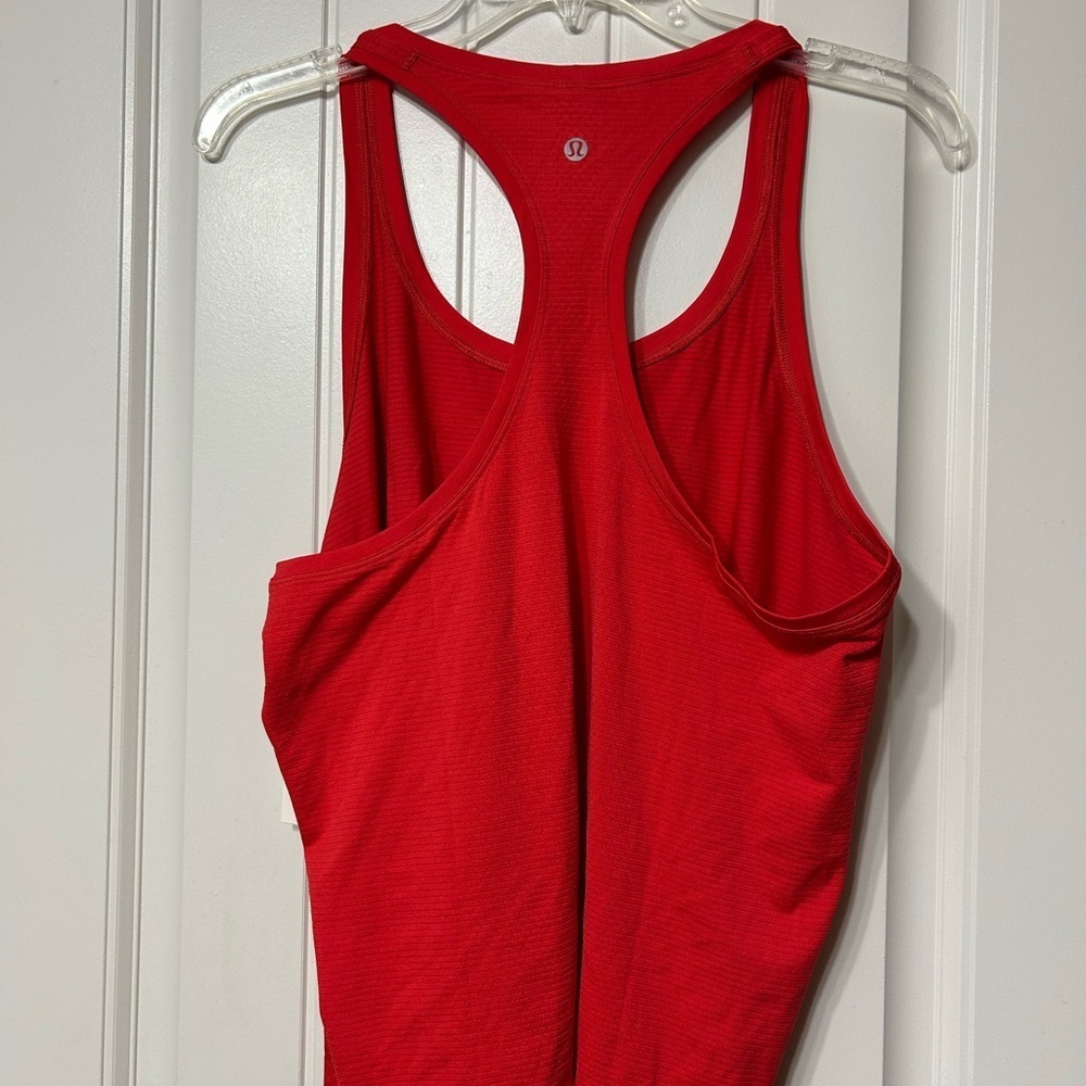 Lululemon NWT Swiftly Tech Scoopneck Tank 2.0 Race - Picture 7 of 9